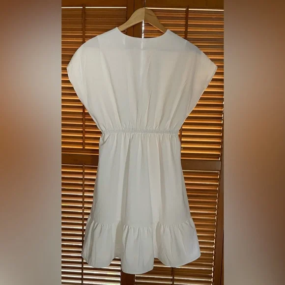 Dokotoo Dress White like new no tags - Picture 6 of 9